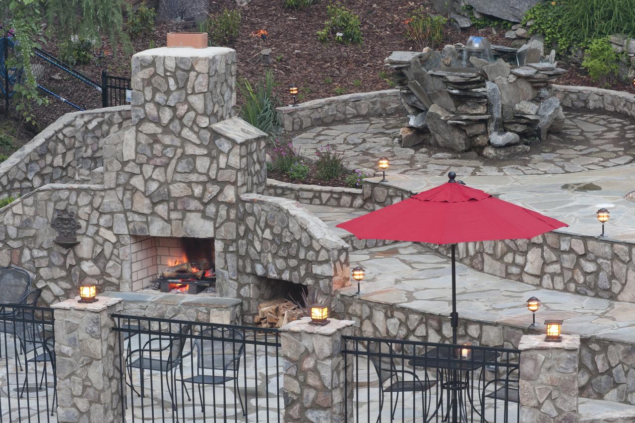 The Esmeralda Inn And Restaurant Chimney Rock Exteriér fotografie